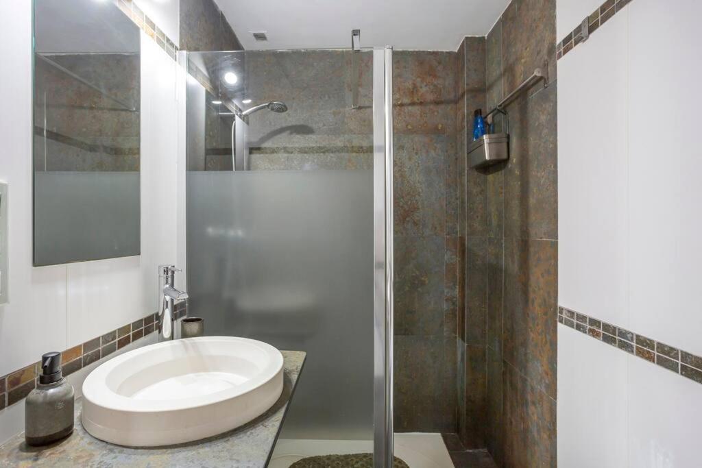 Marieta Apartment By The Castle With Ac Alicante Extérieur photo